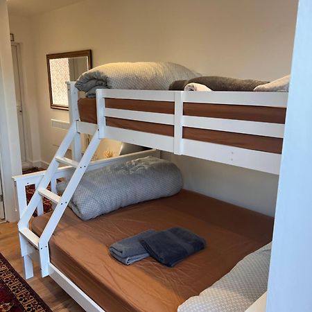1 Bedroom & Bathroom Dorney Eksteriør bilde